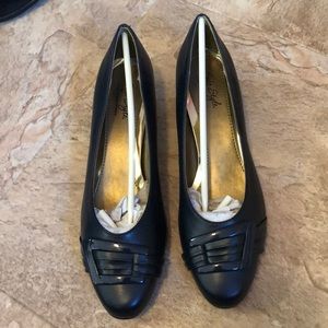 Ladies shoes sz 9 med